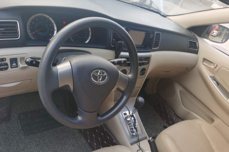 Used Toyota Corolla EX 2013 1.6L Automatic Luxury Edition Center Console