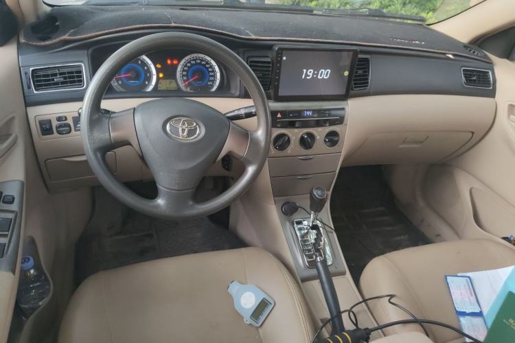 Used Toyota Corolla EX 2013 1.6L Automatic Excellence Edition Center Console