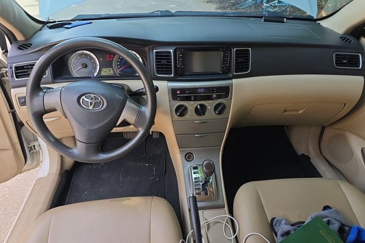 Used Toyota Corolla EX 2013 1.6L Automatic Luxury Edition Center Console