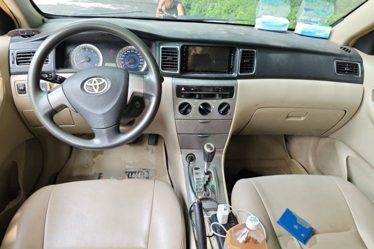 Used Toyota Corolla EX 2013 1.6L Automatic Luxury Edition Center Console