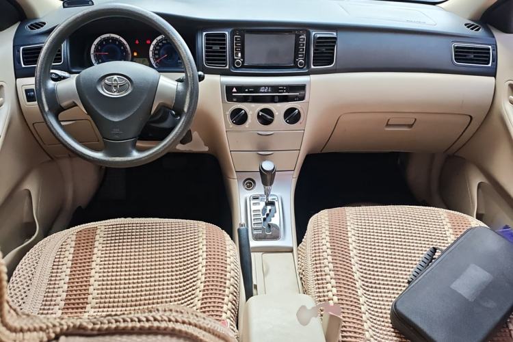 Used Toyota Corolla EX 2013 1.6L Automatic Excellence Edition Center Console
