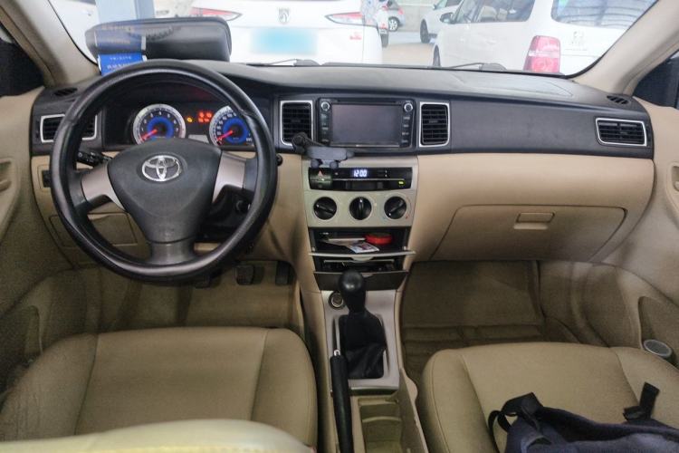 Used Toyota Corolla EX 2013 1.6L Manual Luxury Edition Center Console