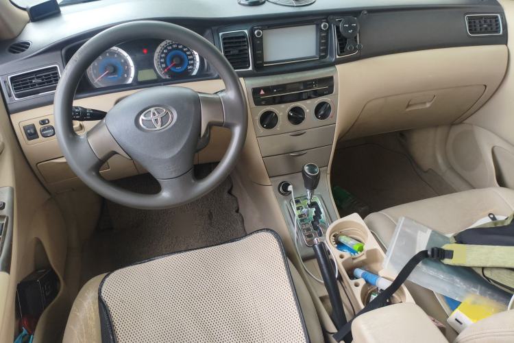 Used Toyota Corolla EX 2013 1.6L Automatic Luxury Edition Center Console