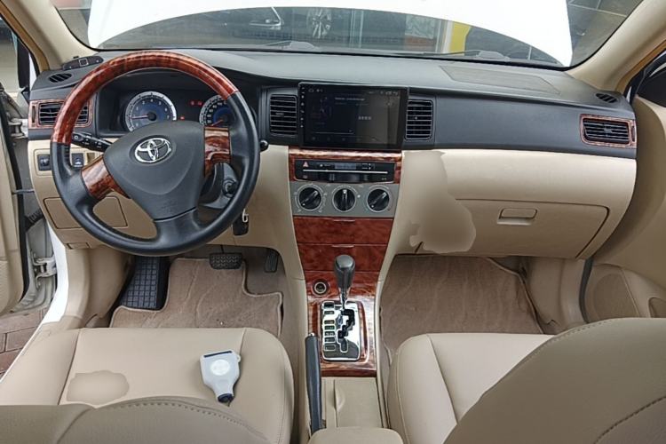 Used Toyota Corolla EX 2013 1.6L Automatic Luxury Edition Center Console