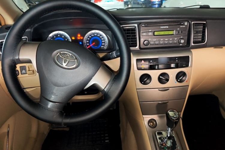 Used Toyota Corolla EX 2013 1.6L Automatic Excellence Edition Center Console