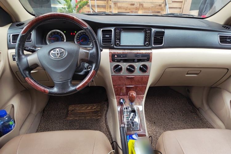 Used Toyota Corolla EX 2013 1.6L Automatic Luxury Edition Center Console