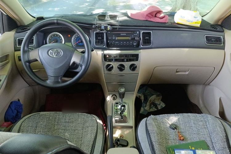 Used Toyota Corolla EX 2013 1.6L Automatic Excellence Edition Center Console