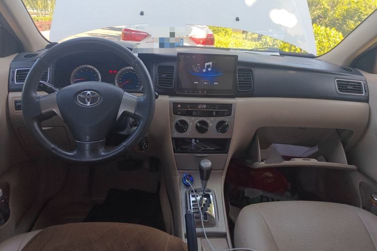 Used Toyota Corolla EX 2013 1.6L Automatic Excellence Edition Center Console