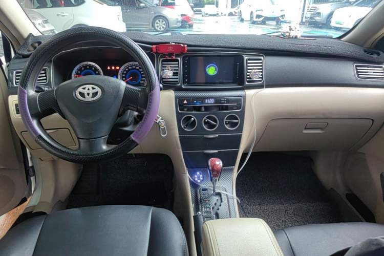Used Toyota Corolla EX 2013 1.6L Automatic Luxury Edition Center Console