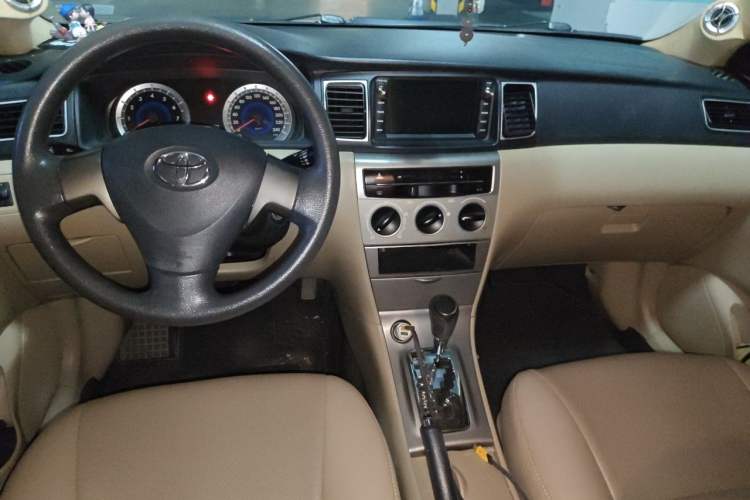 Used Toyota Corolla EX 2013 1.6L Automatic Excellence Edition Center Console