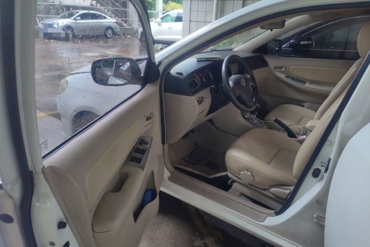 Used Toyota Corolla EX 2013 1.6L Automatic Luxury Edition Driver Seat