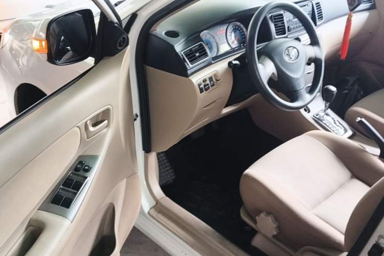 Used Toyota Corolla EX 2013 1.6L Automatic Excellence Edition Driver Seat
