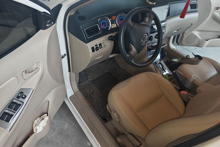 Used Toyota Corolla EX 2013 1.6L Automatic Luxury Edition Driver Seat