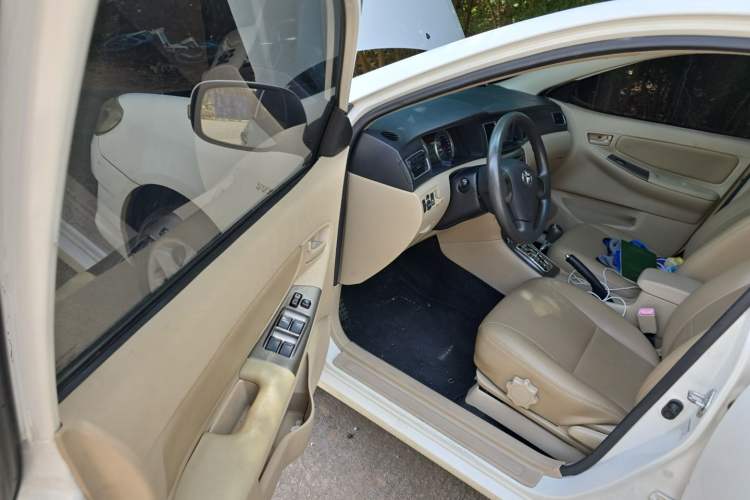 Used Toyota Corolla EX 2013 1.6L Automatic Luxury Edition Driver Seat