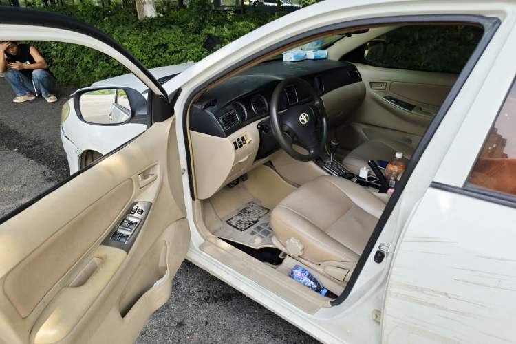 Used Toyota Corolla EX 2013 1.6L Automatic Luxury Edition Driver Seat