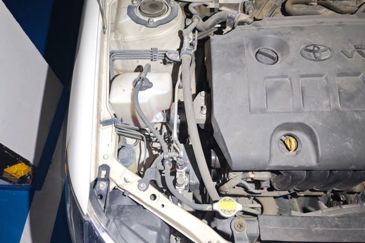 Used Toyota Corolla EX 2013 1.6L Manual Excellence Edition Engine Bay Right