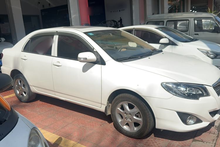 Used Toyota Corolla EX 2013 1.6L Automatic Excellence Edition Exterior 2