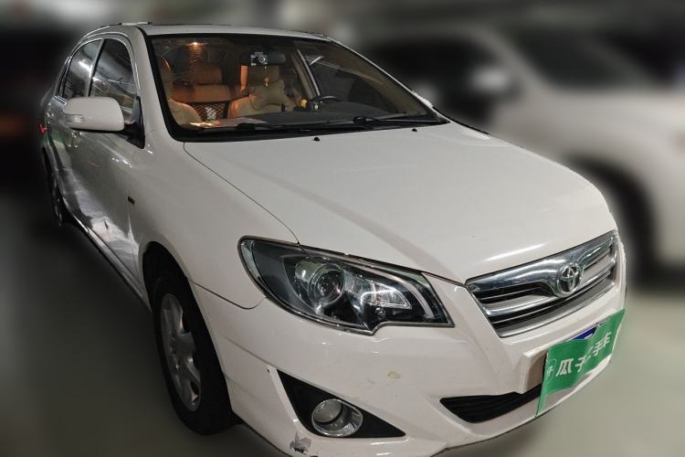 Used Toyota Corolla EX 2013 1.6L Automatic Luxury Edition Front Right 45 Deg