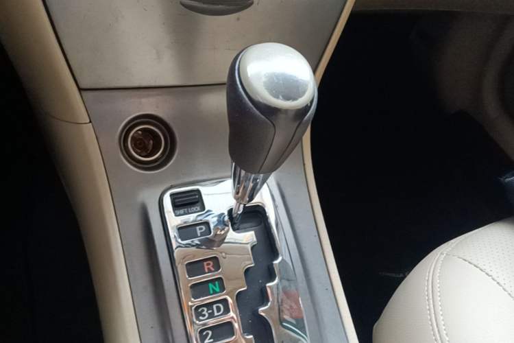 Used Toyota Corolla EX 2013 1.6L Automatic Excellence Edition Gear Lever