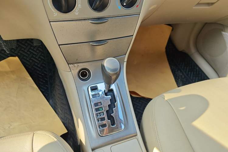 Used Toyota Corolla EX 2013 1.6L Automatic Excellence Edition Gear Lever