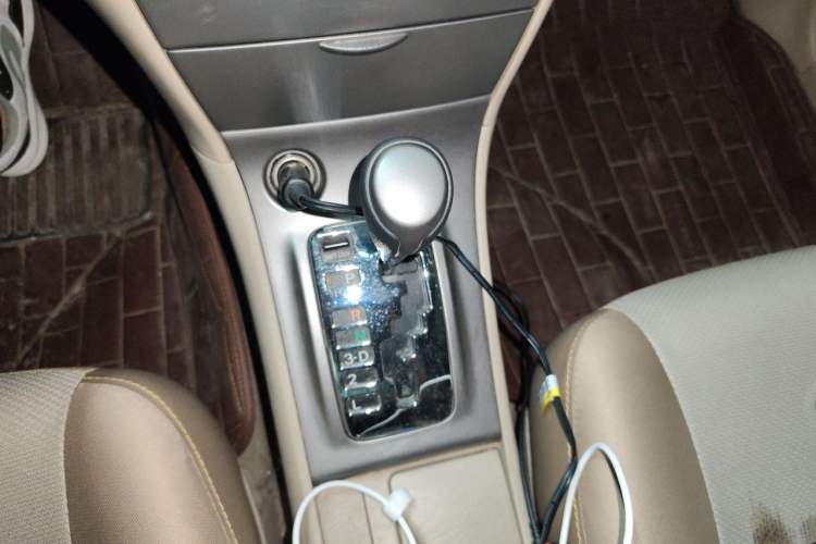 Used Toyota Corolla EX 2013 1.6L Automatic Excellence Edition Gear Lever