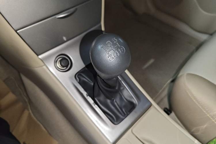 Used Toyota Corolla EX 2013 1.6L Manual Excellence Edition Gear Lever