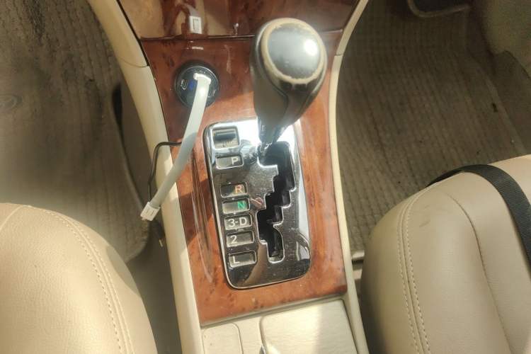 Used Toyota Corolla EX 2013 1.6L Automatic Excellence Edition Gear Lever