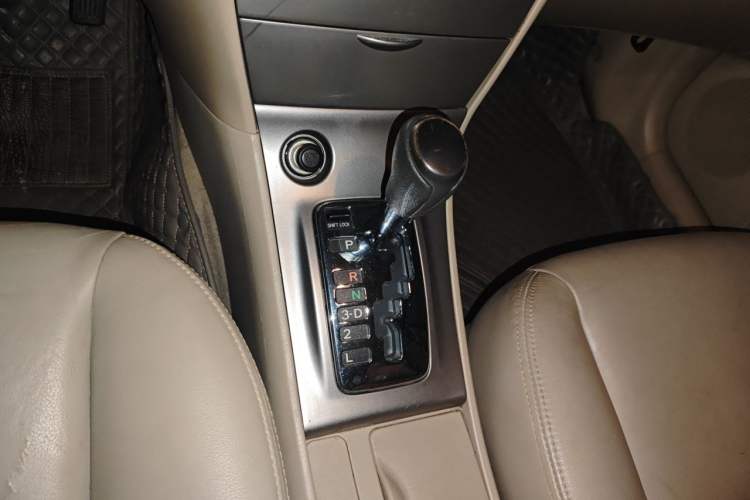 Used Toyota Corolla EX 2013 1.6L Automatic Luxury Edition Gear Lever