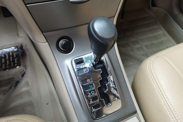 Used Toyota Corolla EX 2013 1.6L Automatic Luxury Edition Gear Lever