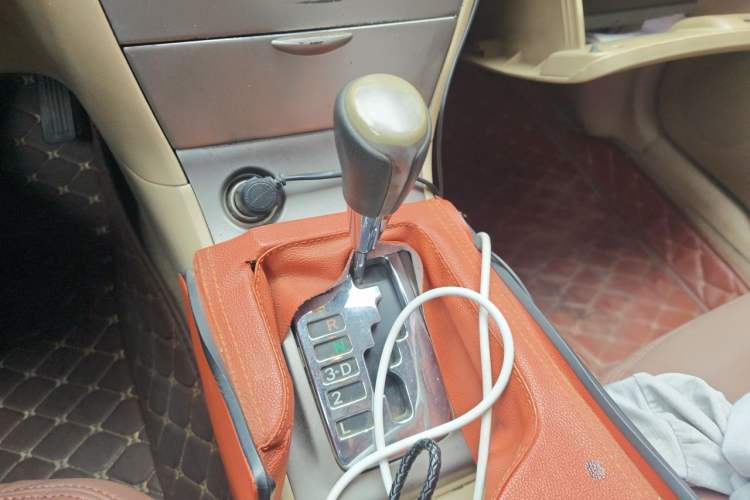 Used Toyota Corolla EX 2013 1.6L Automatic Luxury Edition Gear Lever