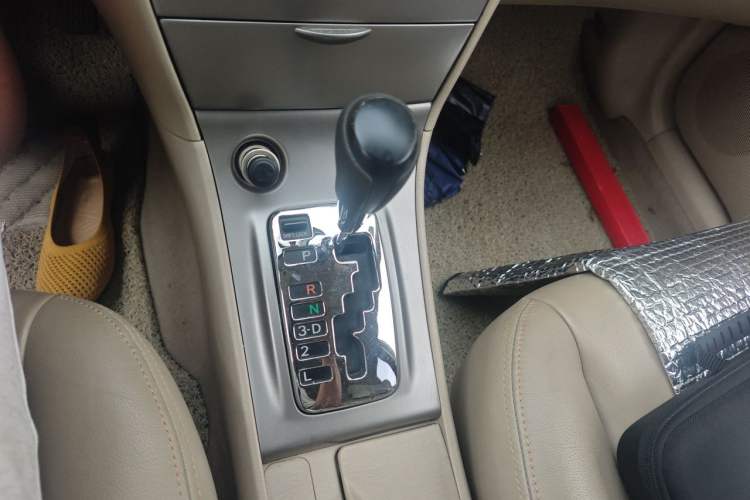 Used Toyota Corolla EX 2013 1.6L Automatic Luxury Edition Gear Lever