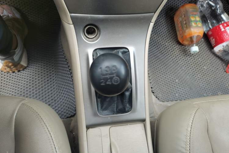 Used Toyota Corolla EX 2013 1.6L Manual Luxury Edition Gear Lever
