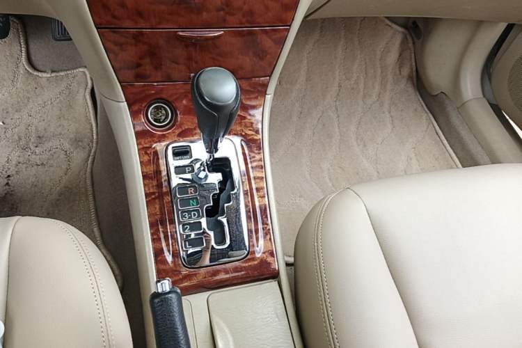 Used Toyota Corolla EX 2013 1.6L Automatic Luxury Edition Gear Lever