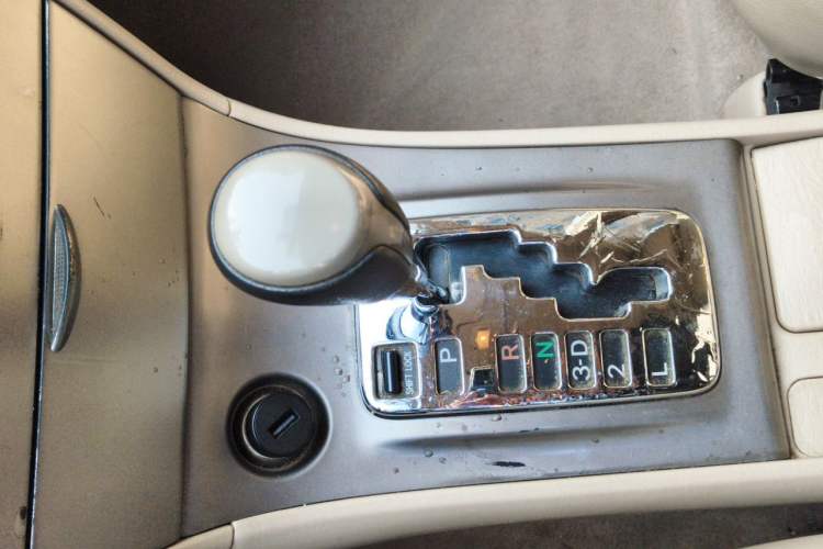 Used Toyota Corolla EX 2013 1.6L Automatic Luxury Edition Gear Lever