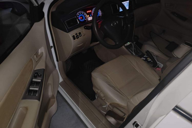 Used Toyota Corolla EX 2013 1.6L Automatic Luxury Edition Interior 3