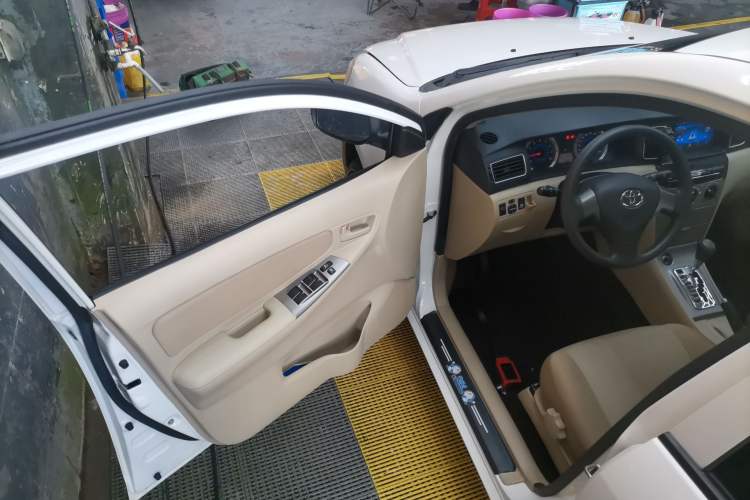 Used Toyota Corolla EX 2013 1.6L Automatic Excellence Edition Interior 3
