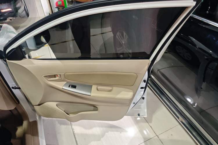 Used Toyota Corolla EX 2013 1.6L Automatic Excellence Edition Interior 5
