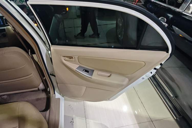 Used Toyota Corolla EX 2013 1.6L Automatic Excellence Edition Interior 6