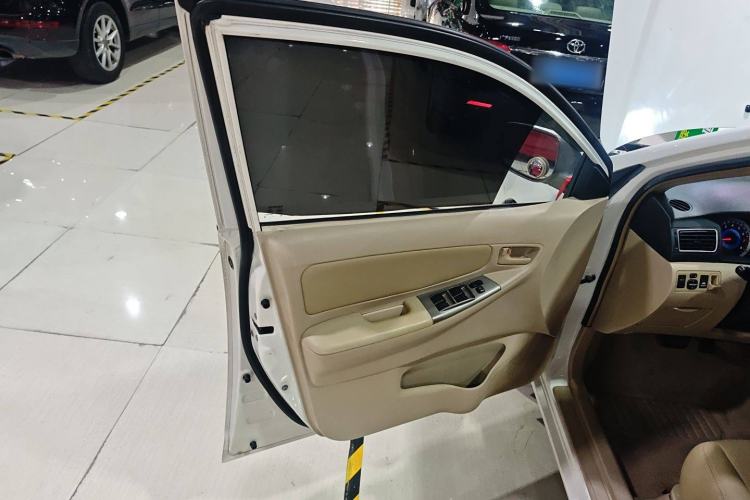 Used Toyota Corolla EX 2013 1.6L Automatic Excellence Edition Interior 7
