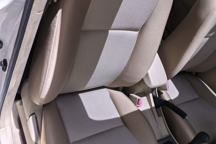 Used Toyota Corolla EX 2013 1.6L Manual Excellence Edition Interior 7