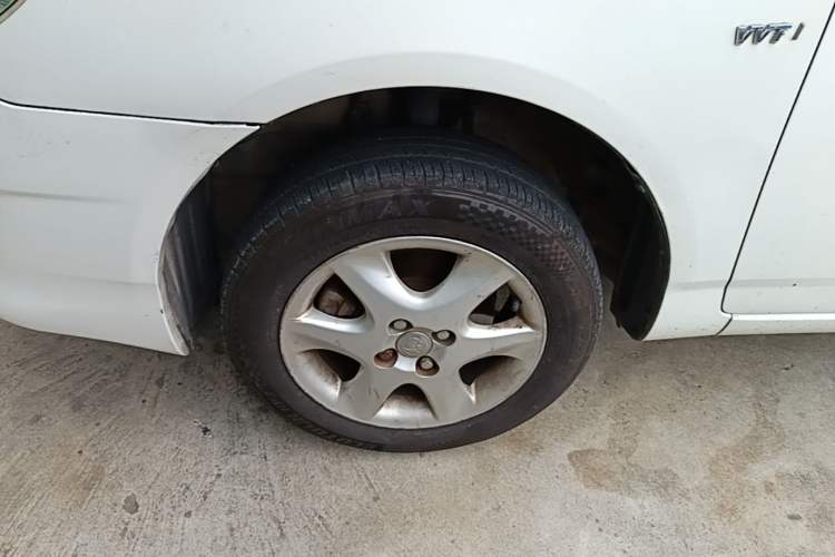 Used Toyota Corolla EX 2013 1.6L Automatic Excellence Edition Left Front Wheel Hub