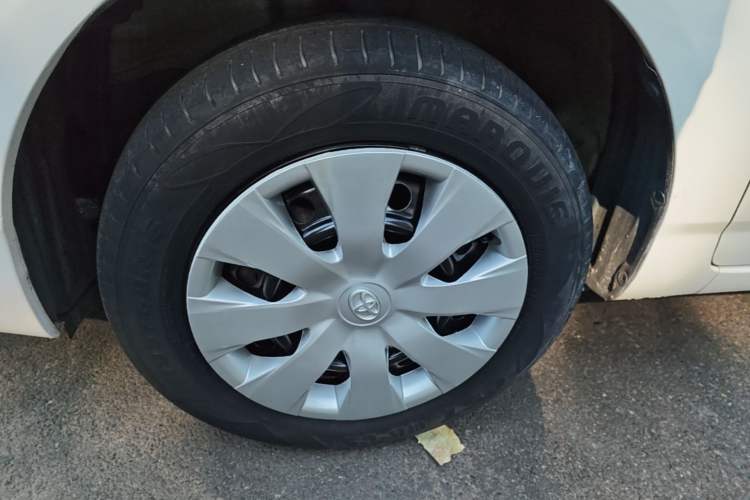 Used Toyota Corolla EX 2013 1.6L Automatic Excellence Edition Left Front Wheel Hub