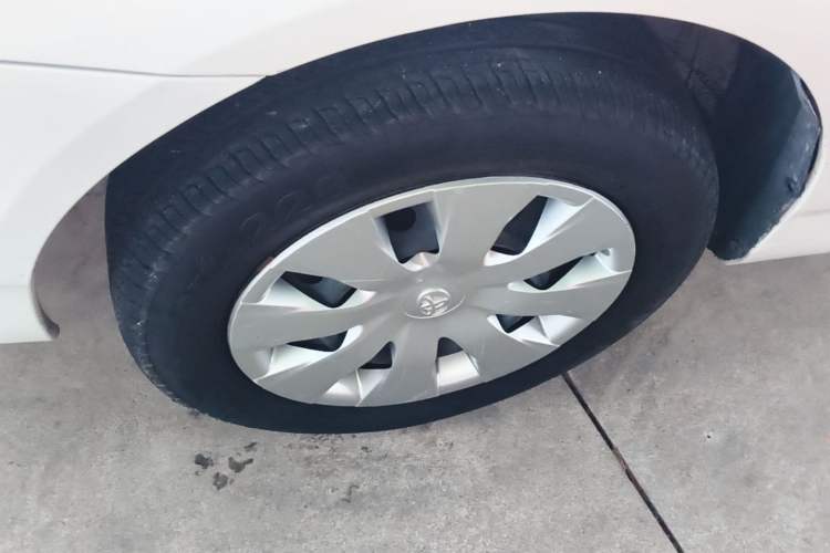 Used Toyota Corolla EX 2013 1.6L Automatic Excellence Edition Left Front Wheel Hub