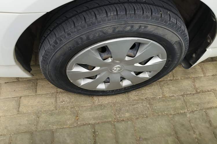 Used Toyota Corolla EX 2013 1.6L Automatic Excellence Edition Left Front Wheel Hub