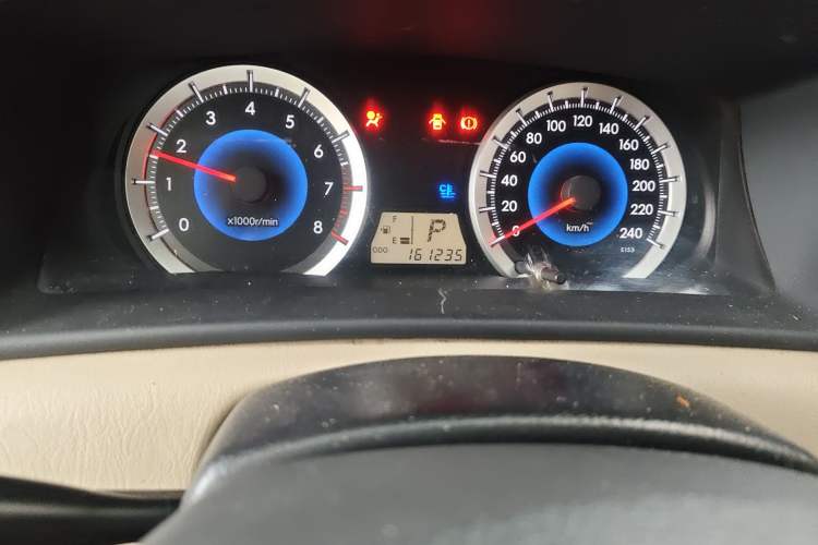 Used Toyota Corolla EX 2013 1.6L Automatic Luxury Edition Odometer Close Up