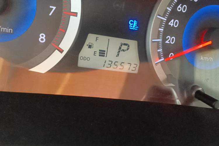 Used Toyota Corolla EX 2013 1.6L Automatic Excellence Edition Odometer Close Up