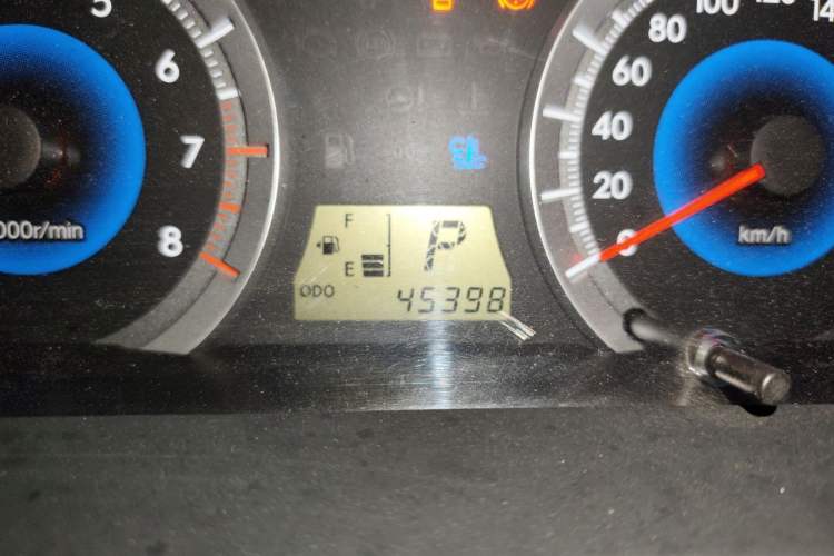 Used Toyota Corolla EX 2013 1.6L Automatic Excellence Edition Odometer Close Up