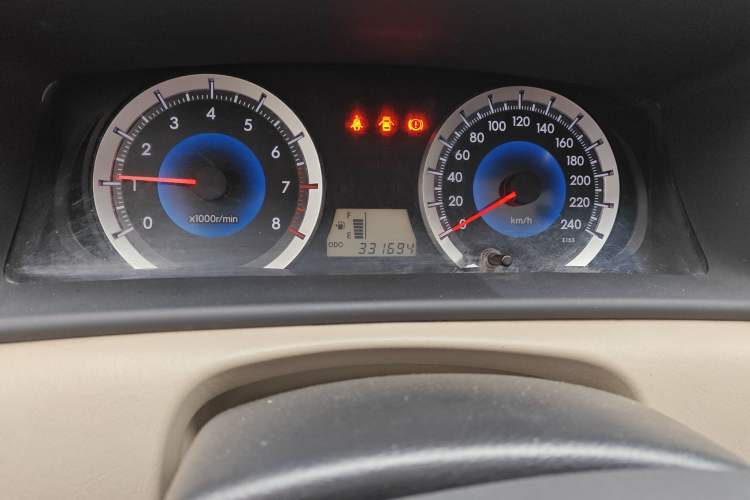 Used Toyota Corolla EX 2013 1.6L Manual Excellence Edition Odometer Close Up