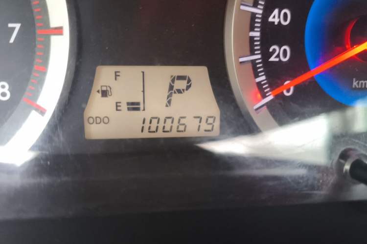 Used Toyota Corolla EX 2013 1.6L Automatic Excellence Edition Odometer Close Up