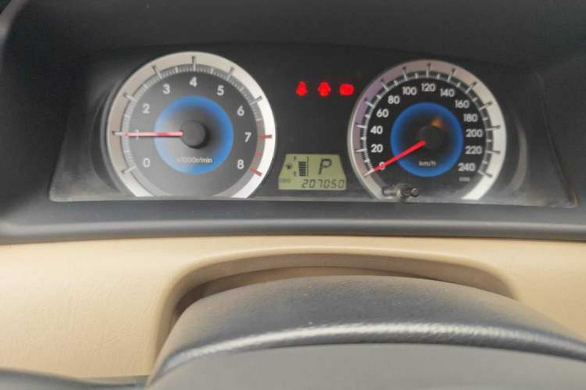 Used Toyota Corolla EX 2013 1.6L Automatic Luxury Edition Odometer Close Up